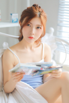 《年轻女教师4》在线播放